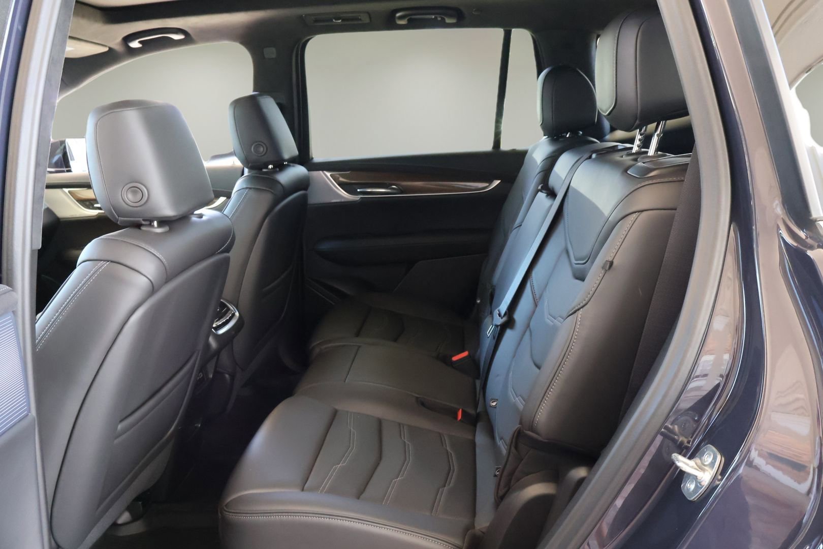 Certified 2025 Cadillac XT6 Premium Luxury w/ Platinum Package image 14