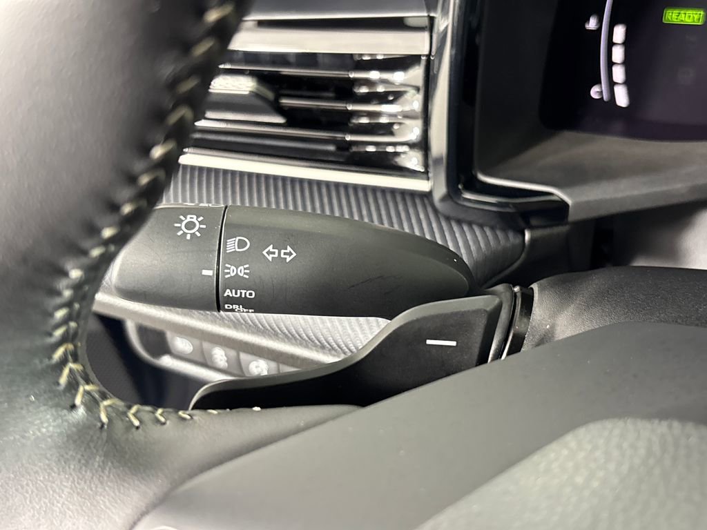 Certified 2025 Toyota Camry SE w/ Convenience Package FWD image 17
