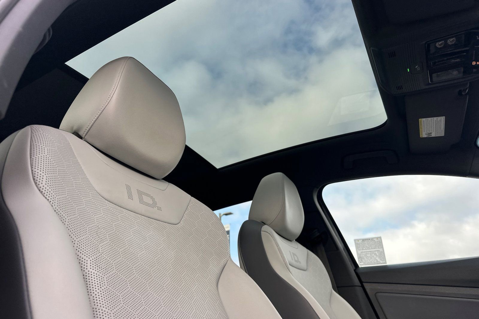 Used 2022 Volkswagen ID.4 Pro S RWD image 17