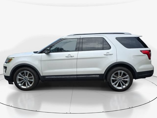 Used 2019 Ford Explorer XLT w/ Equipment Group 202A FWD image 9