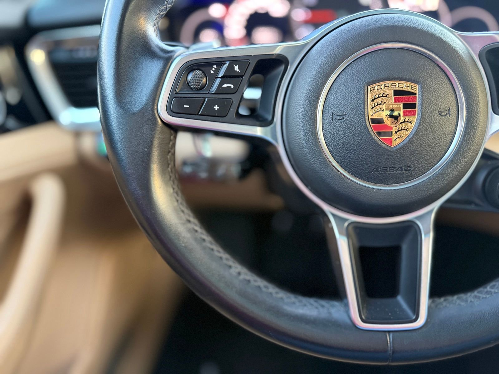 Used 2018 Porsche Panamera 4S image 25