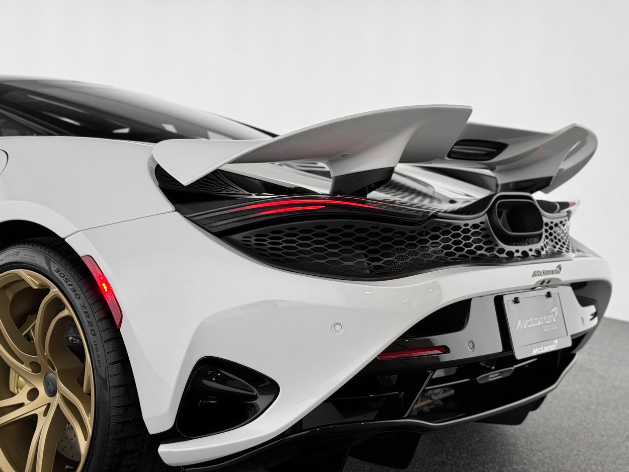 New 2026 McLaren 750S image 39