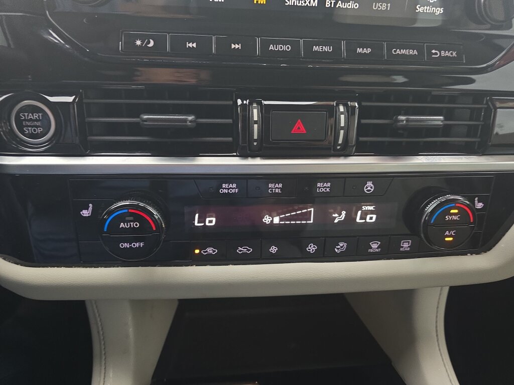 Used 2024 Nissan Pathfinder SL FWD image 13