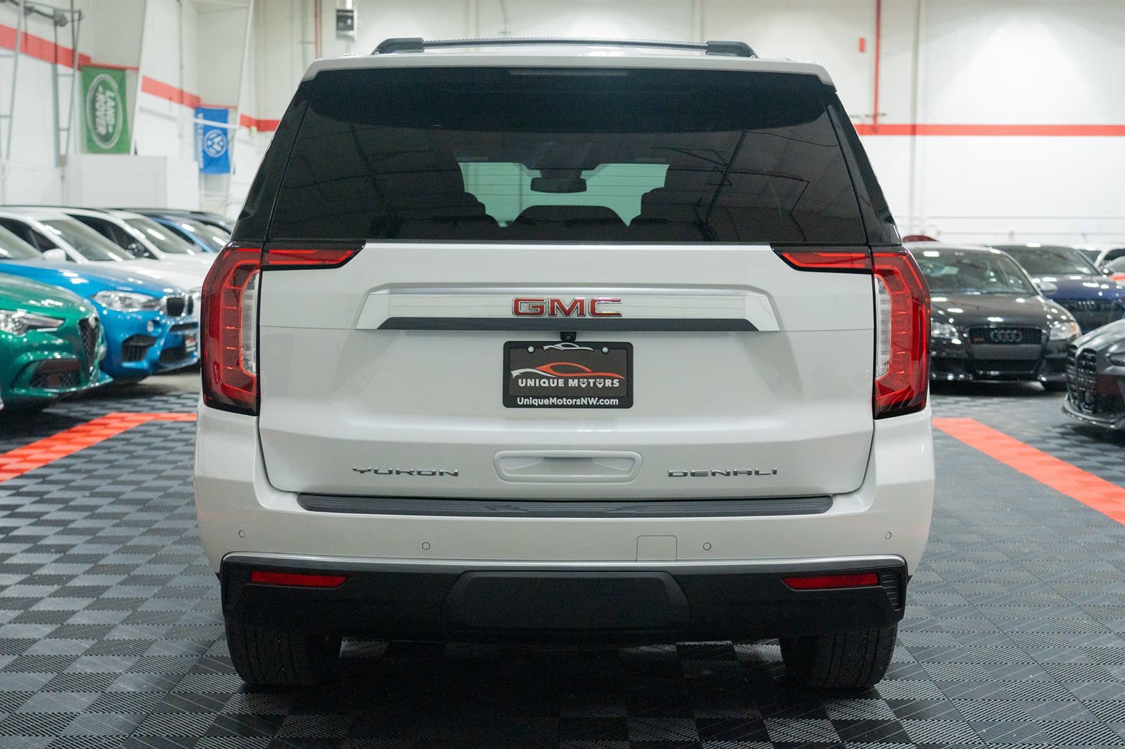 Used 2024 GMC Yukon Denali AWD/4WD image 5