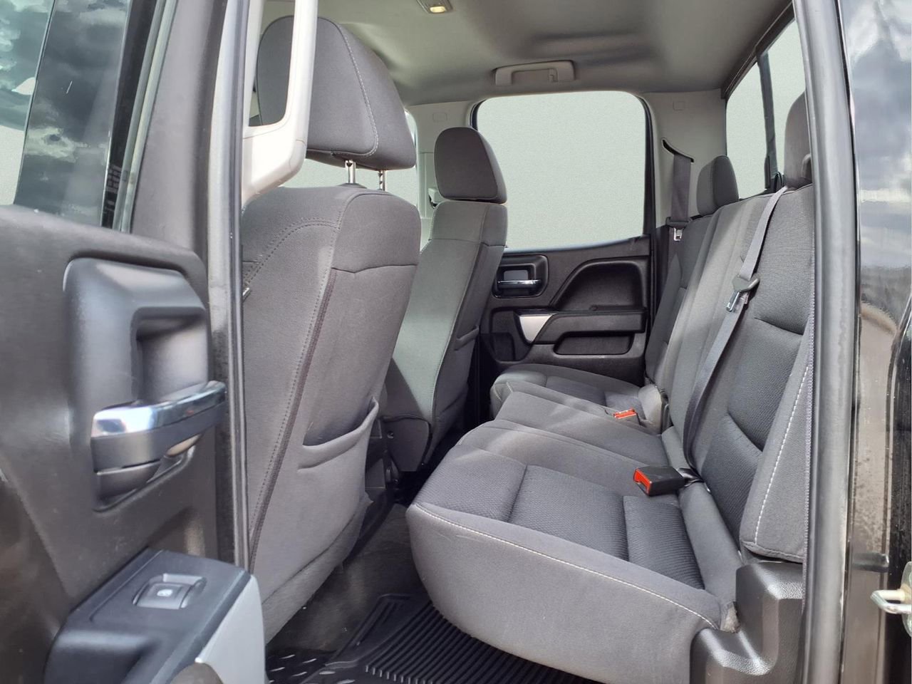 Used 2017 Chevrolet Silverado 1500 LT w/ Midnight Edition image 10