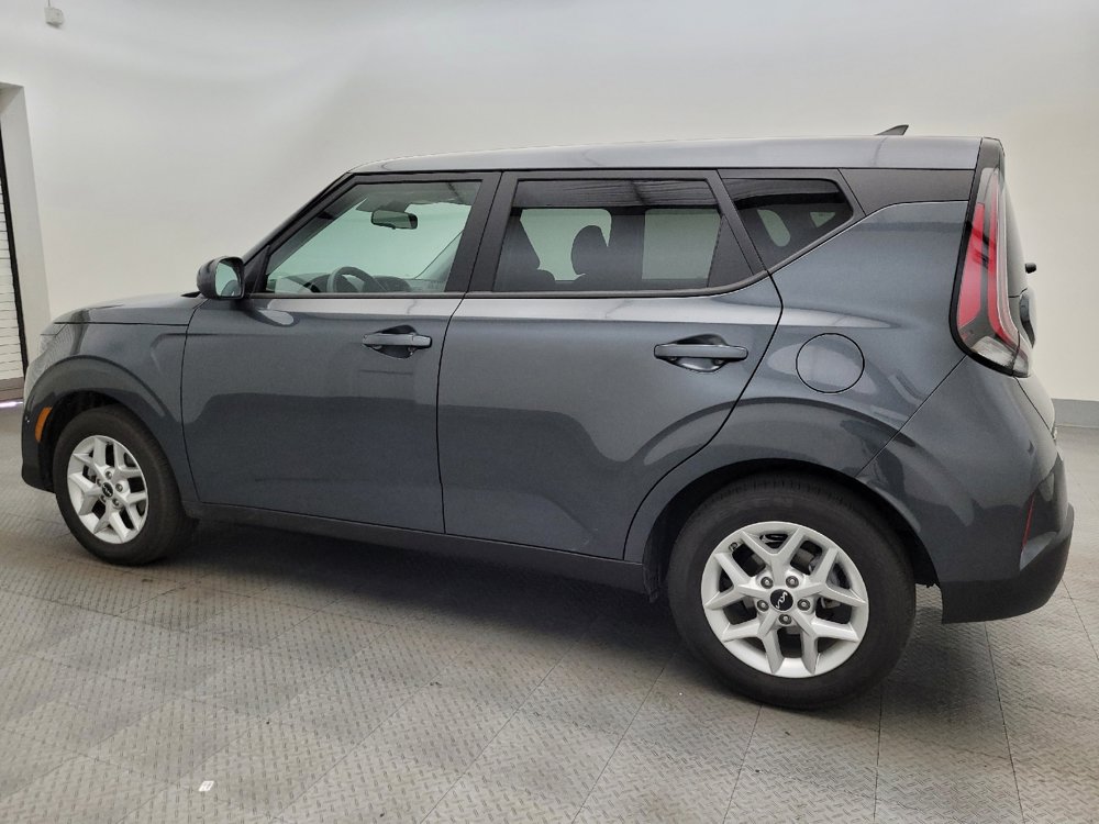 Used 2025 Kia Soul LX image 3