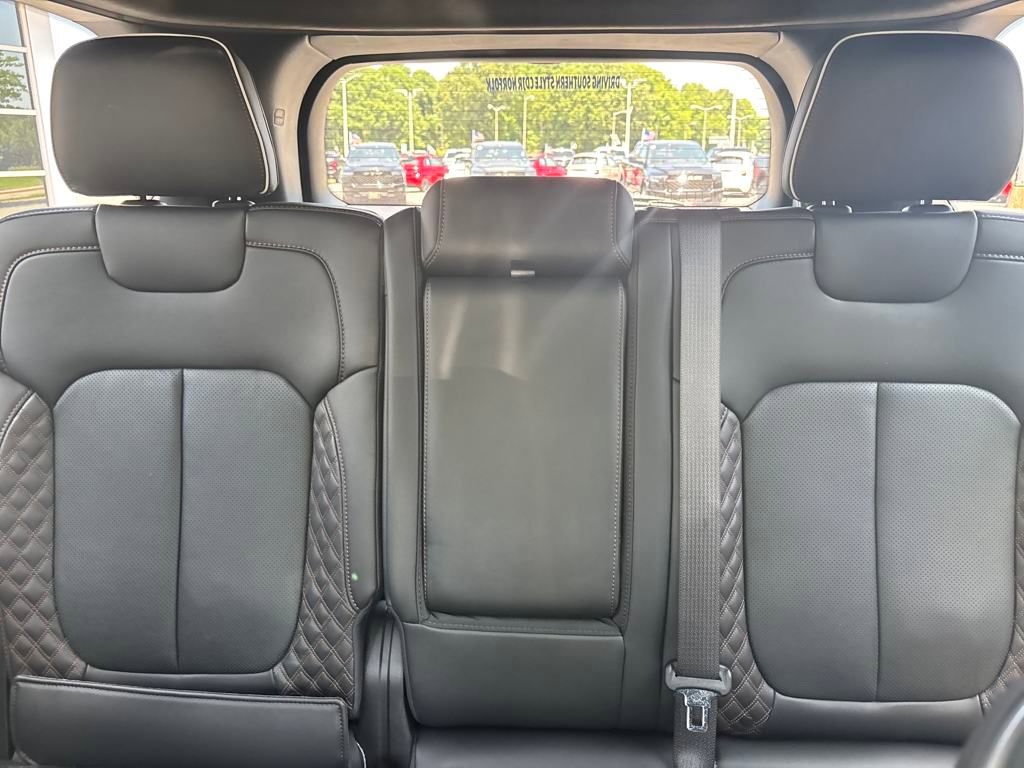 New 2024 Jeep Grand Cherokee Summit AWD/4WD image 19