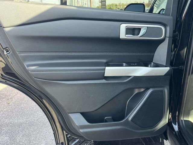 Used 2022 Ford Explorer XLT image 17