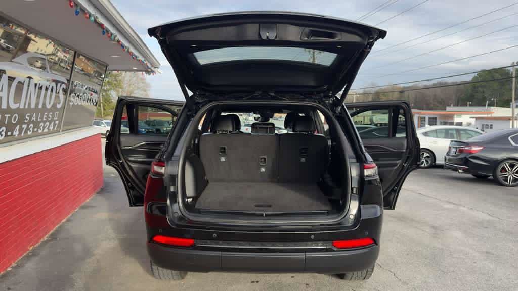 Used 2023 Jeep Grand Cherokee Altitude image 31