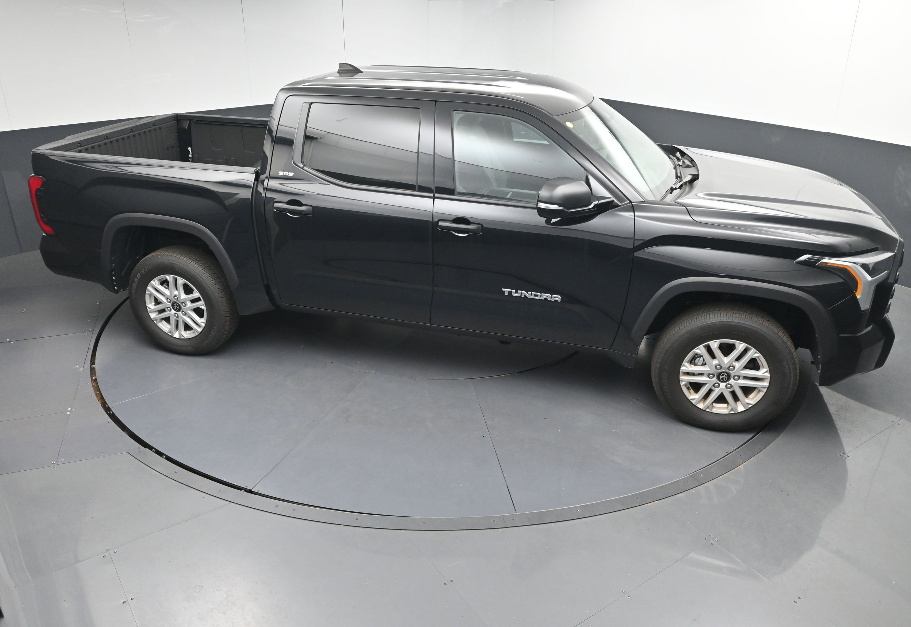 Used 2025 Toyota Tundra SR5 w/ SR5 Convenience Package image 34