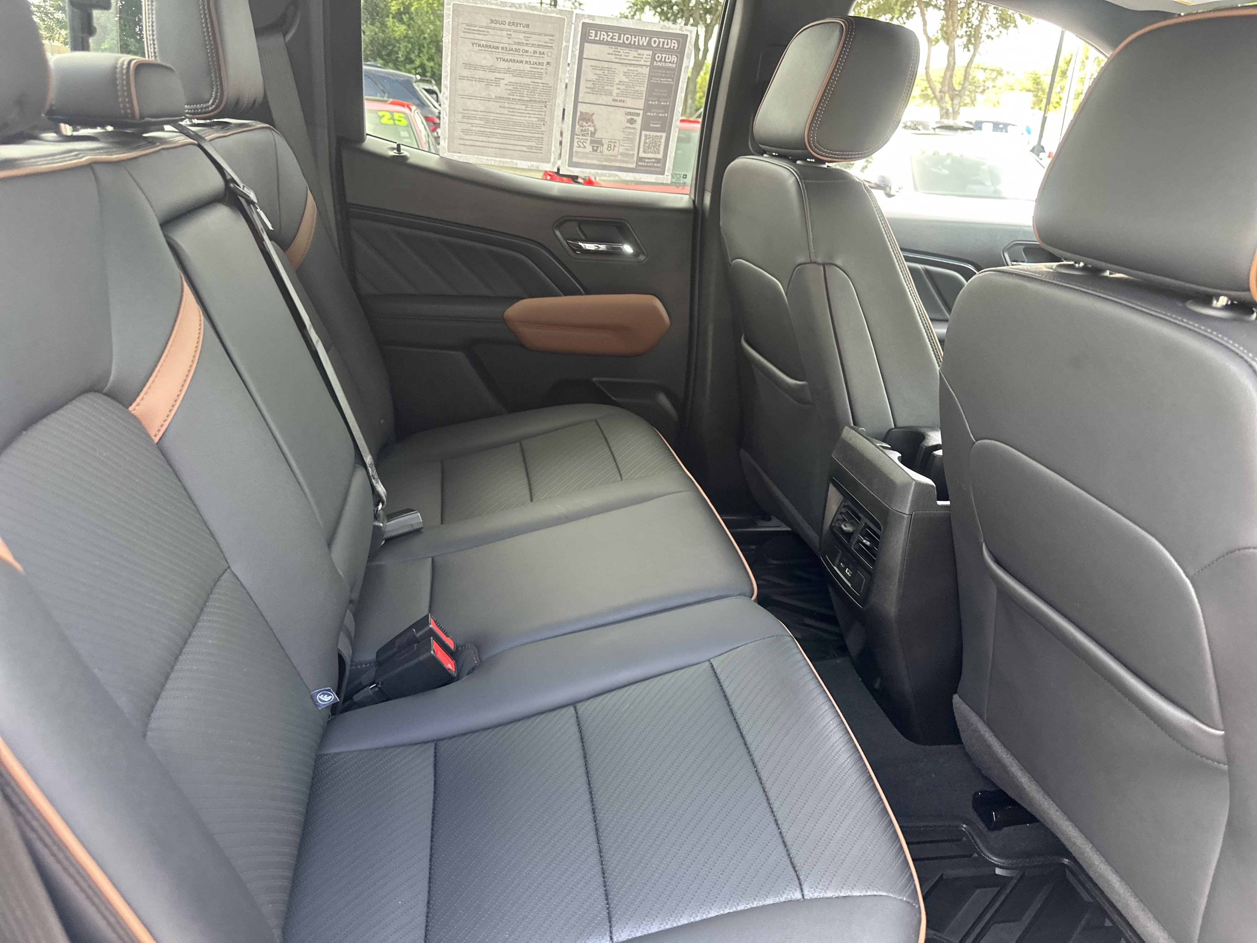 Used 2024 GMC Canyon AT4 w/ AT4 Premium Package AWD/4WD image 14