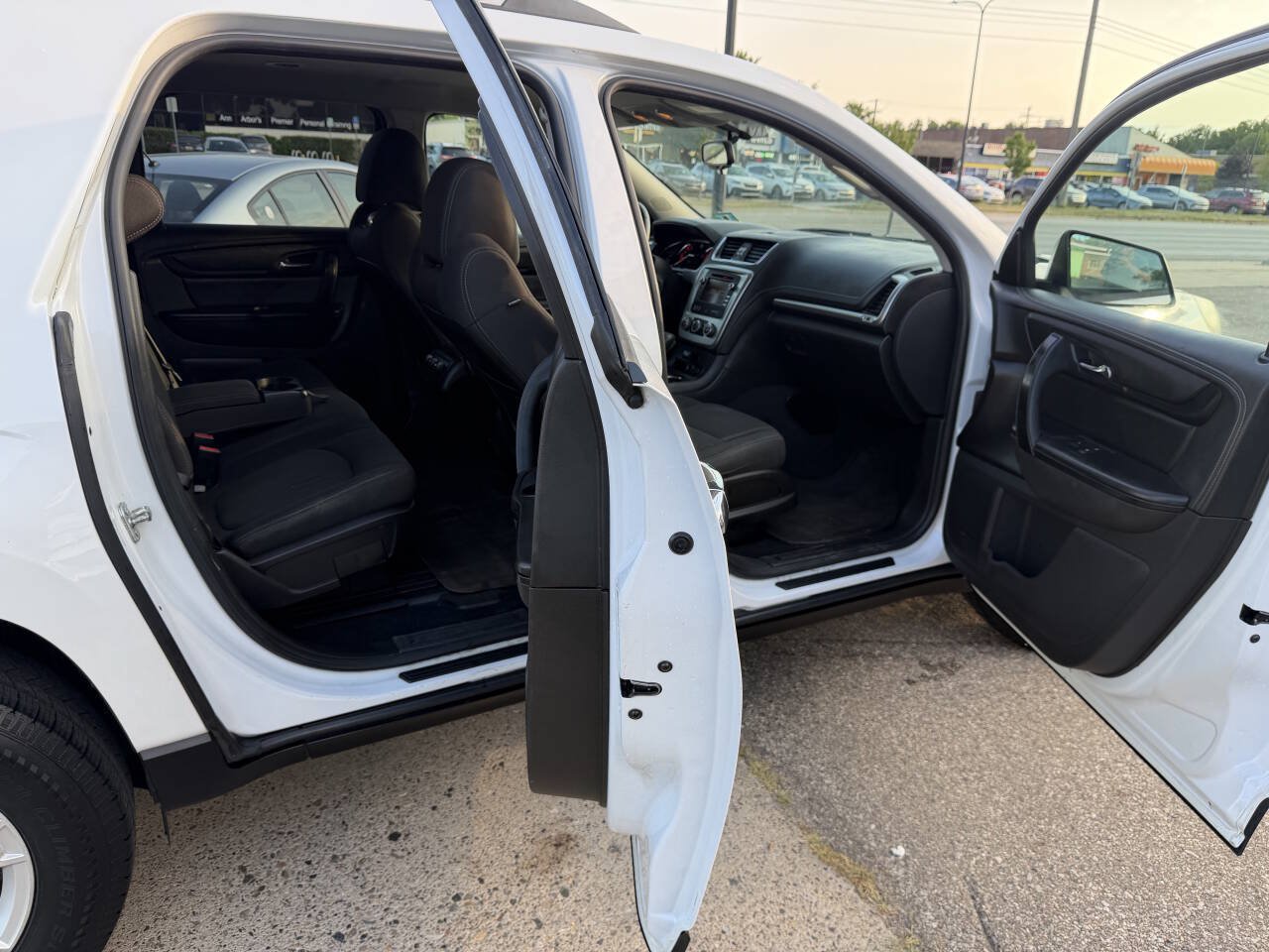 Used 2016 GMC Acadia SLE FWD image 20