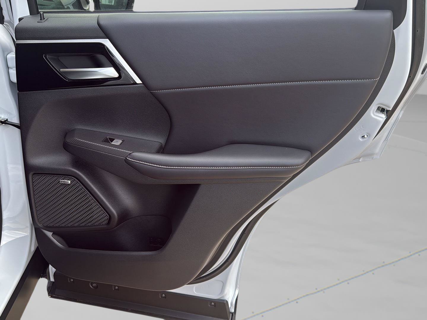 New 2026 Mitsubishi Outlander AWD image 33