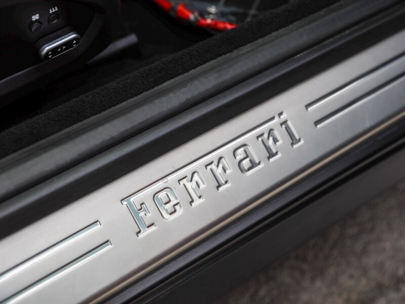 Used 2017 Ferrari GTC4Lusso AWD/4WD image 5