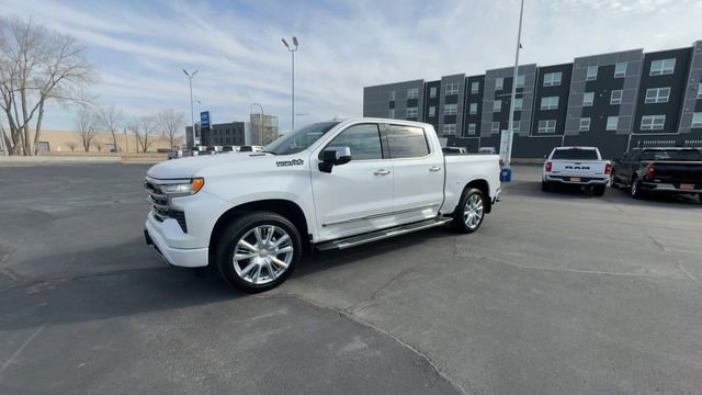 Used 2024 Chevrolet Silverado 1500 High Country w/ High Country Premium Package AWD/4WD image 4
