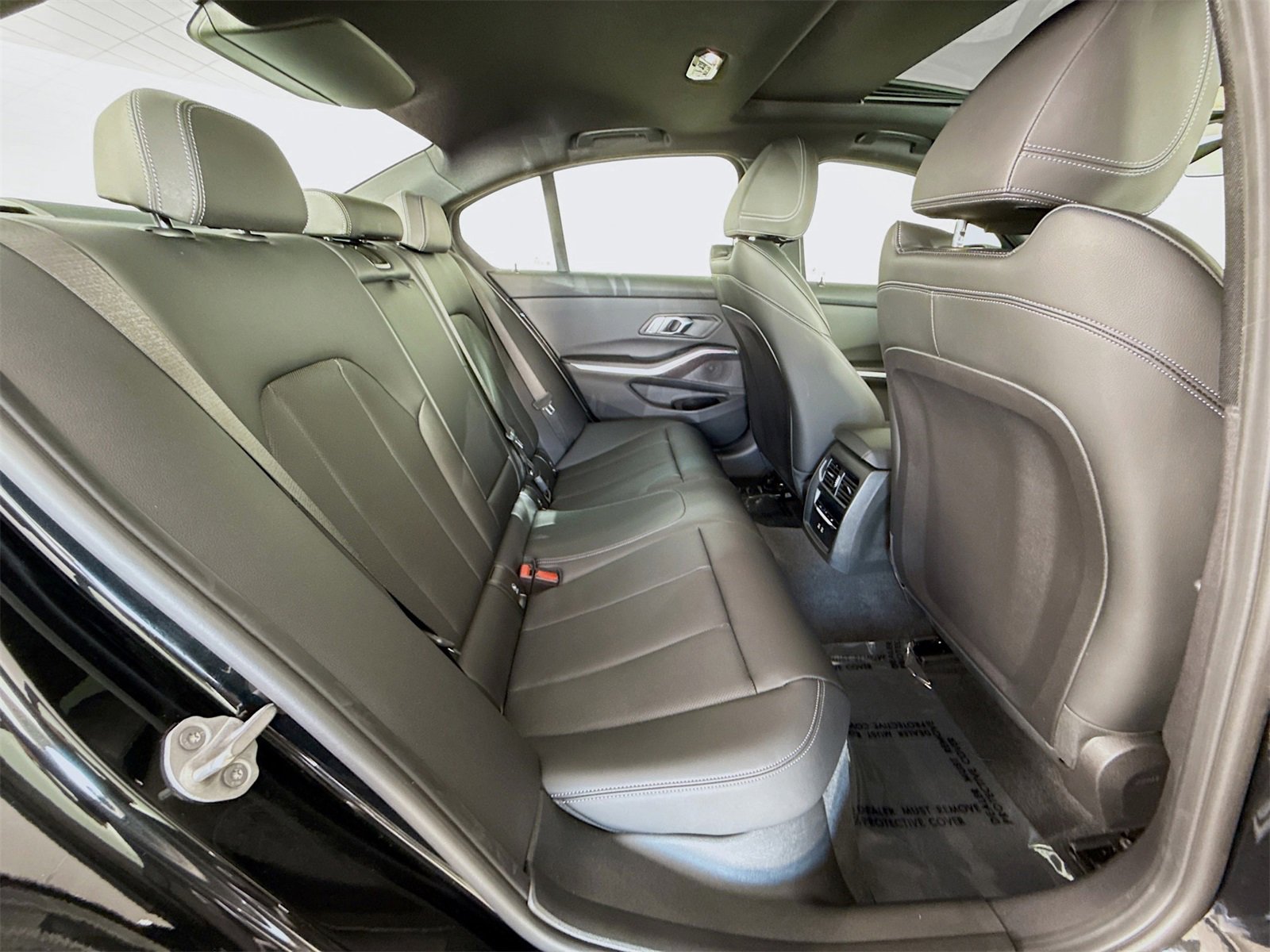 Used 2025 BMW 330i Sedan w/ Convenience Package image 28