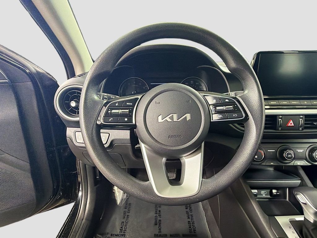 Used 2023 Kia Forte LXS FWD image 14