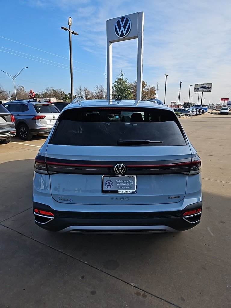 New 2026 Volkswagen Taos SE image 6