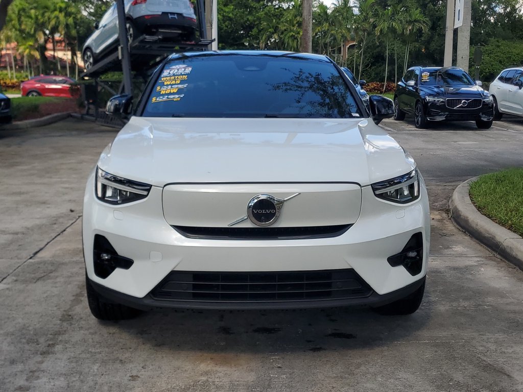 Certified 2022 Volvo C40 P8 Recharge Ultimate AWD/4WD image 2