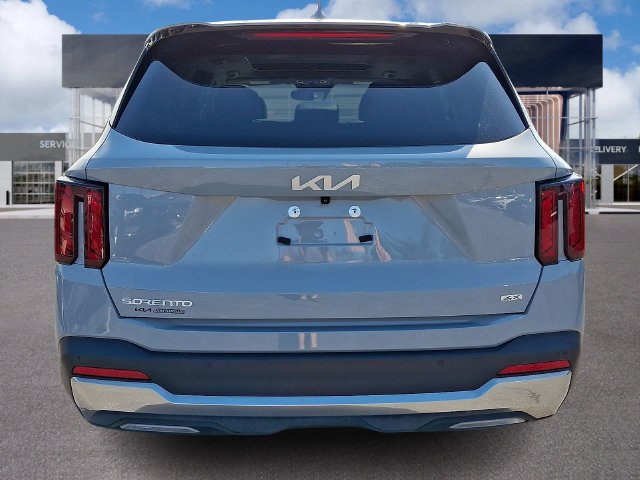 Certified 2025 Kia Sorento S w/ Panoramic Sunroof Package AWD/4WD image 5