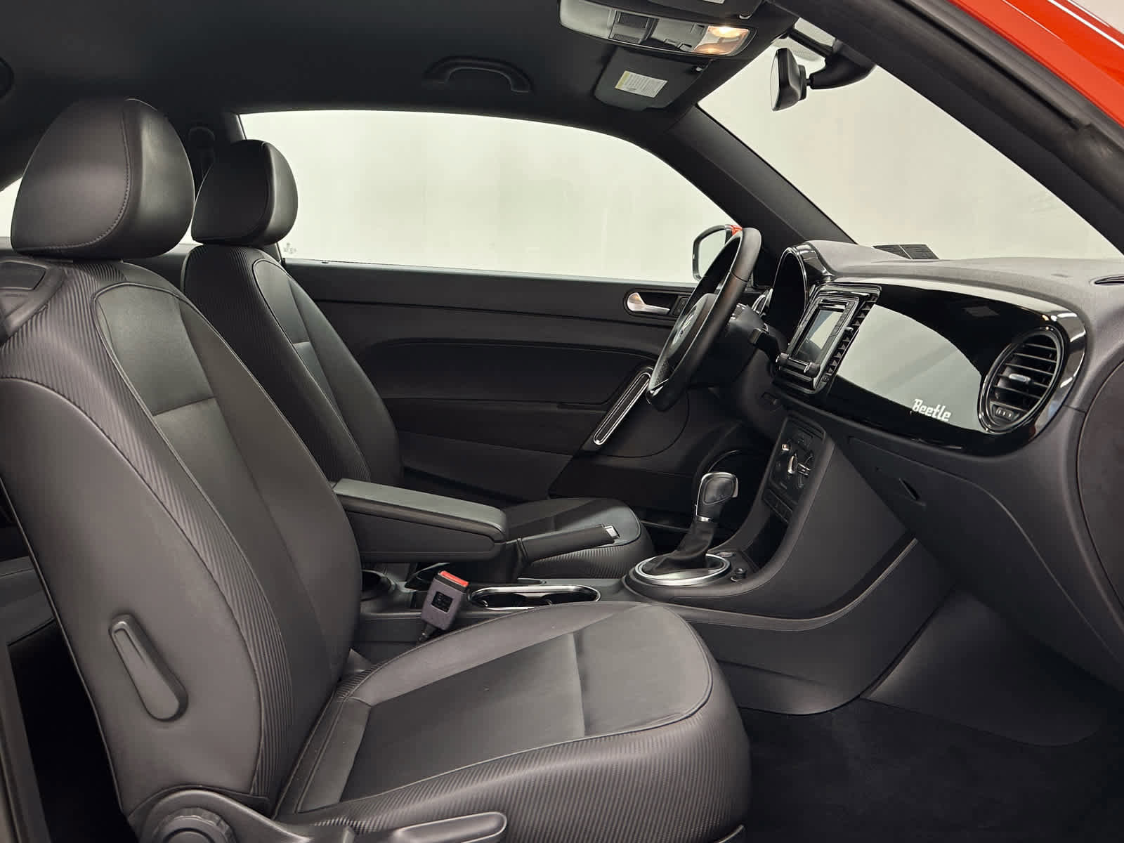 Used 2018 Volkswagen Beetle 2.0T S FWD image 15
