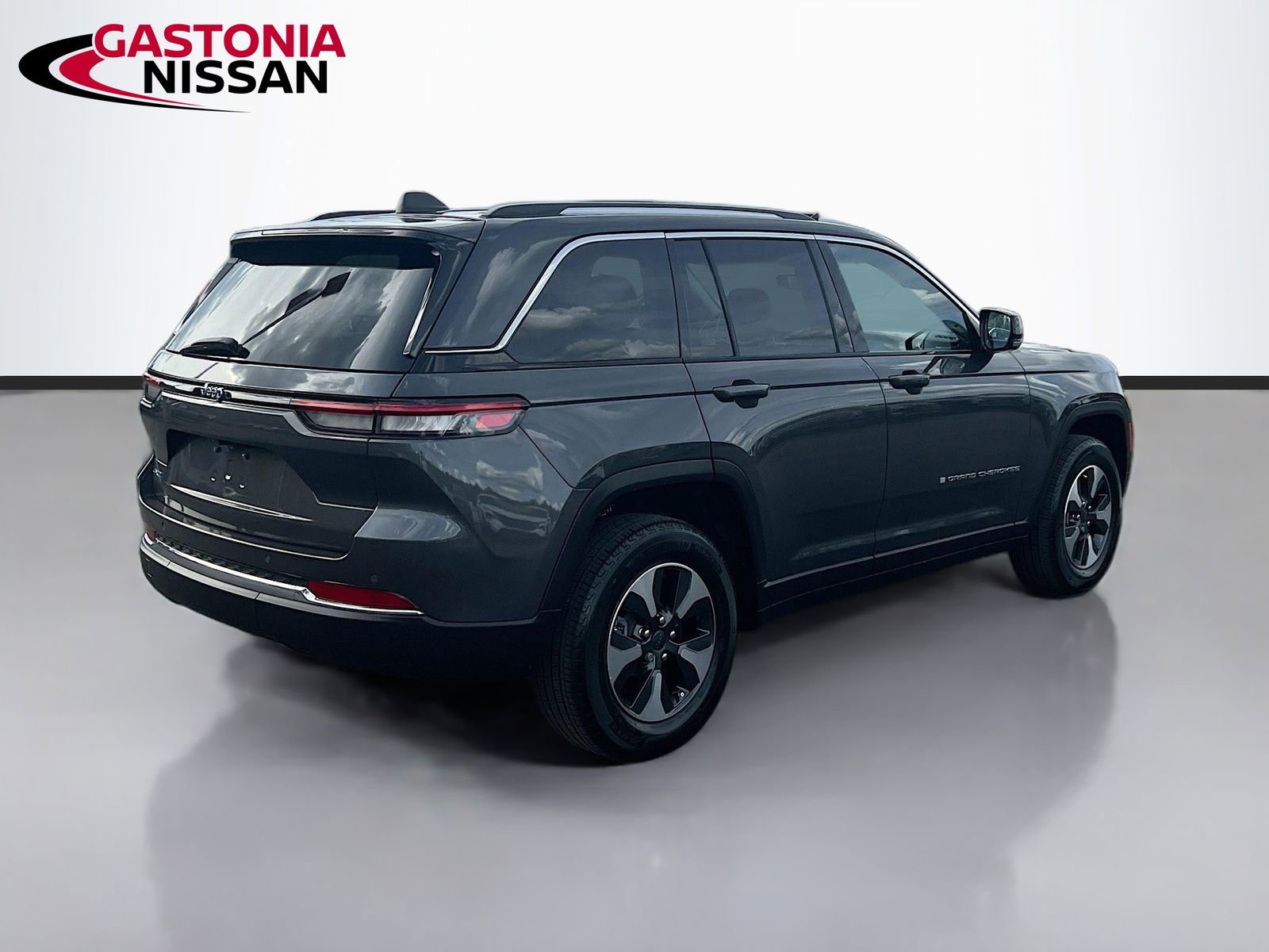 Used 2023 Jeep Grand Cherokee 4WD 4xe image 9