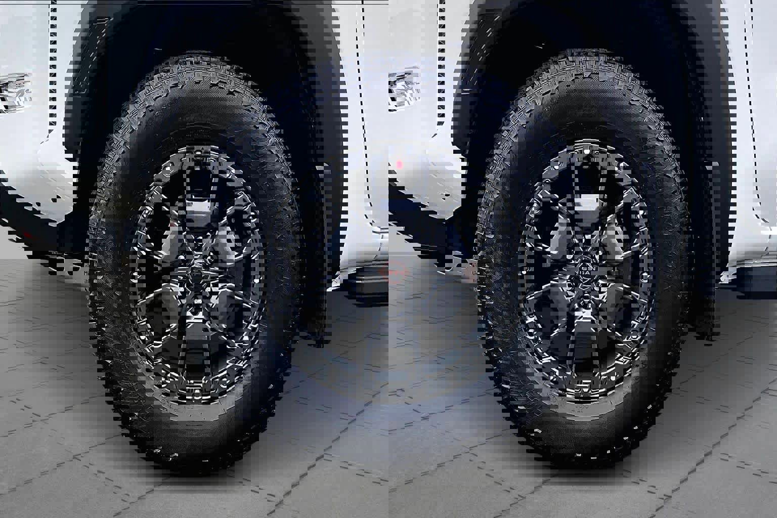 Used 2023 Nissan Frontier PRO-4X w/ Pro-4X Premium Package image 11