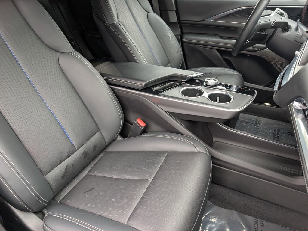 Certified 2024 Cadillac Lyriq Sport AWD/4WD image 21