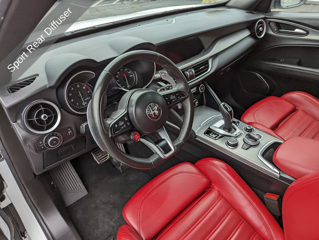 Used 2022 Alfa Romeo Stelvio Veloce AWD/4WD image 15