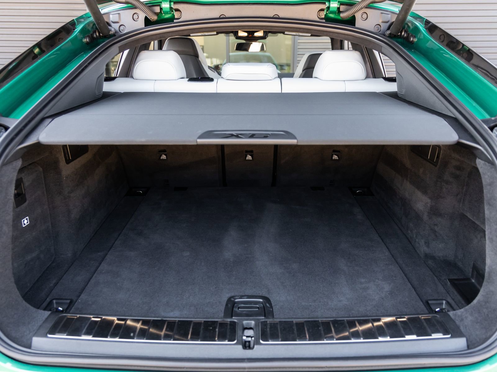 Used 2025 BMW X6 M Competition w/ Executive Package image 39