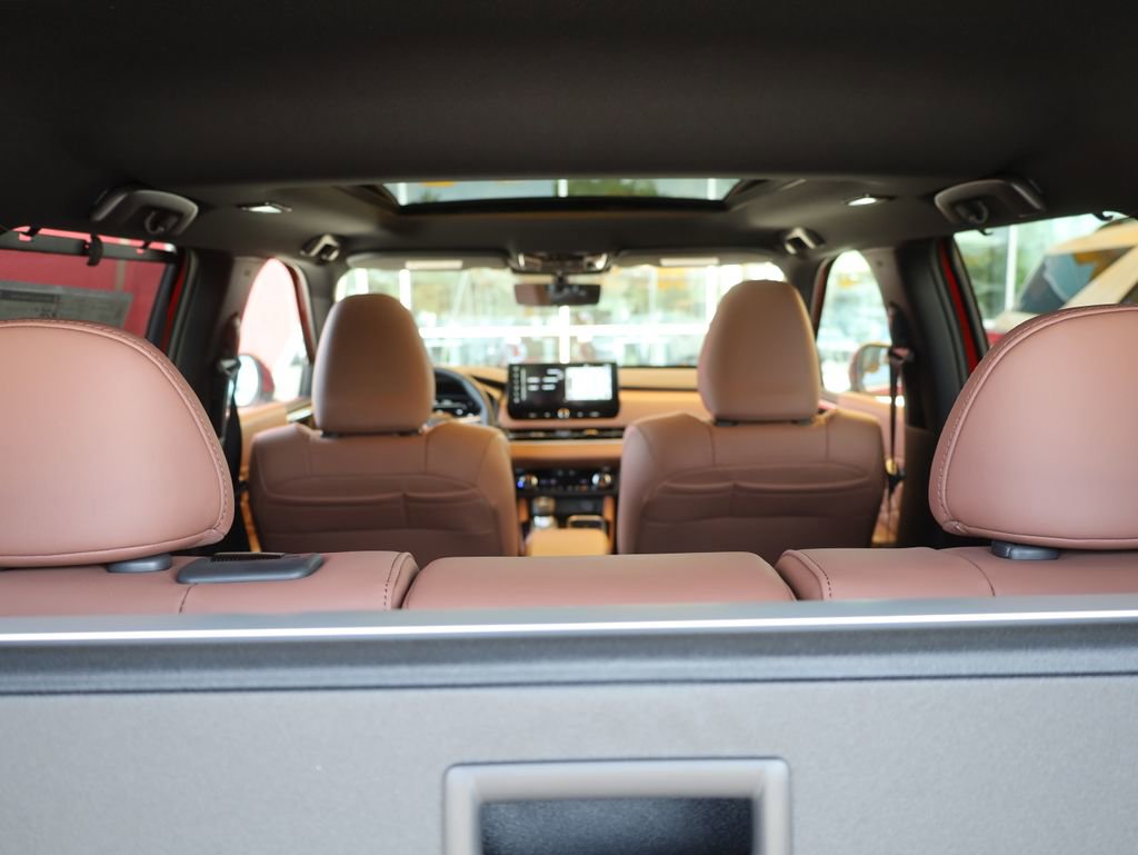 New 2025 Mitsubishi Outlander SEL image 30