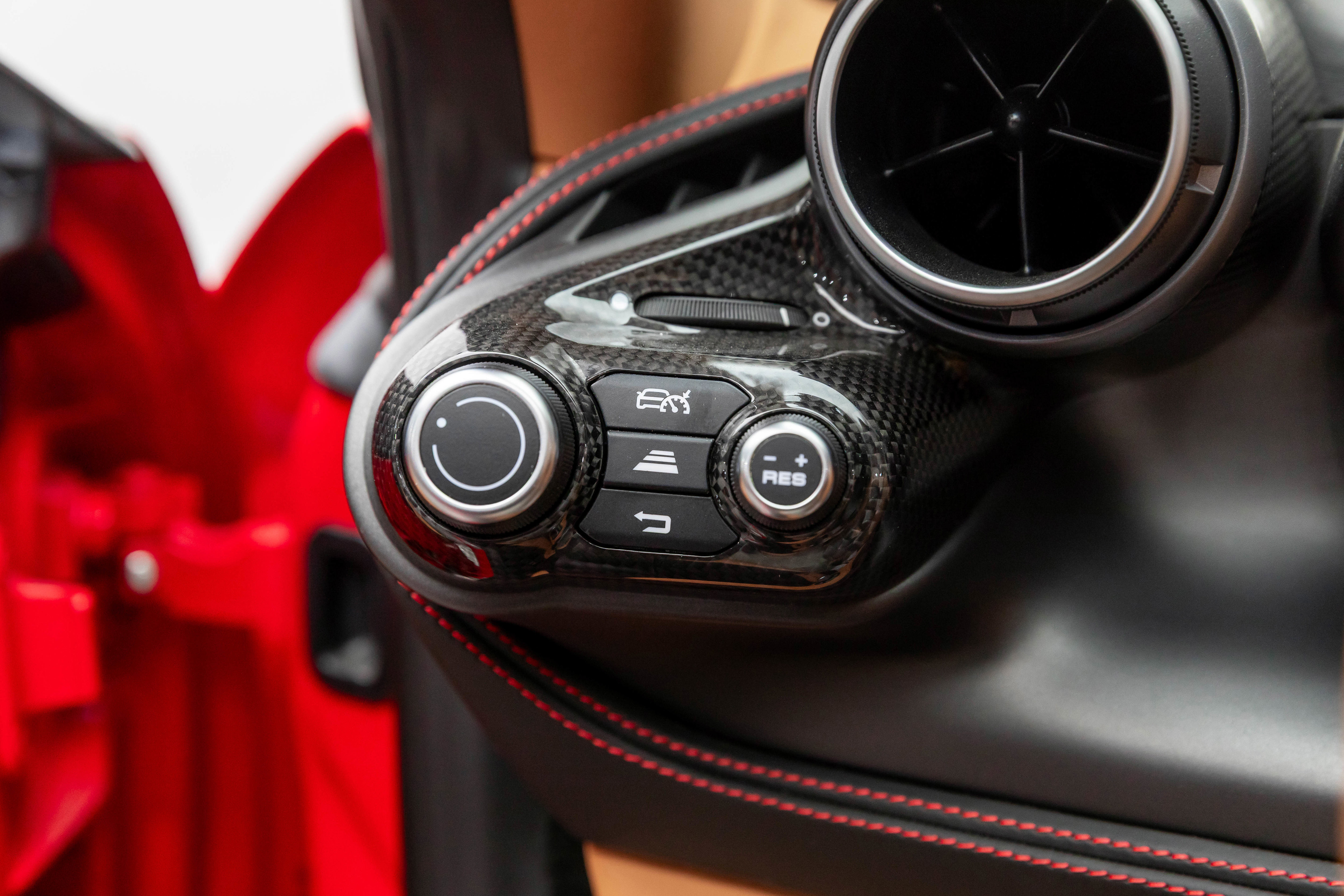 Certified 2022 Ferrari F8 Tributo image 30