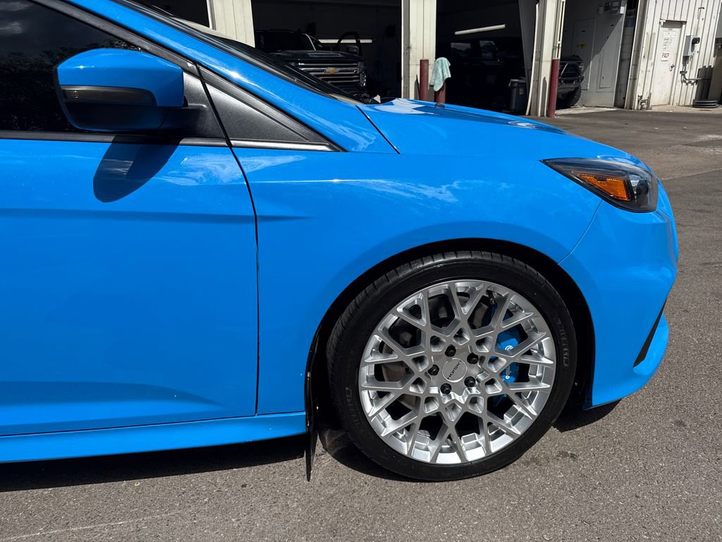Used 2017 Ford Focus RS AWD/4WD image 32