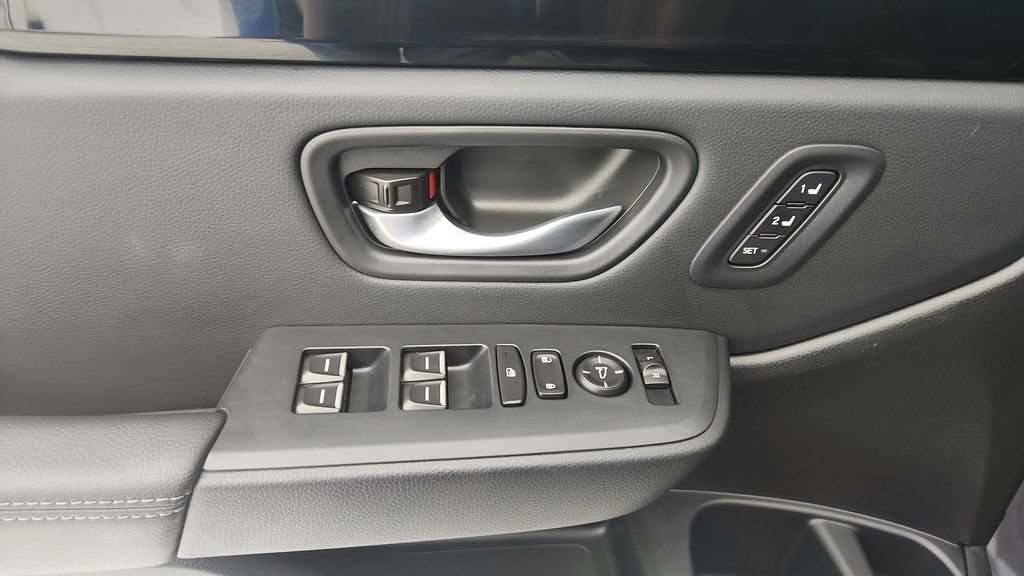 Used 2025 Honda Pilot EX-L image 23