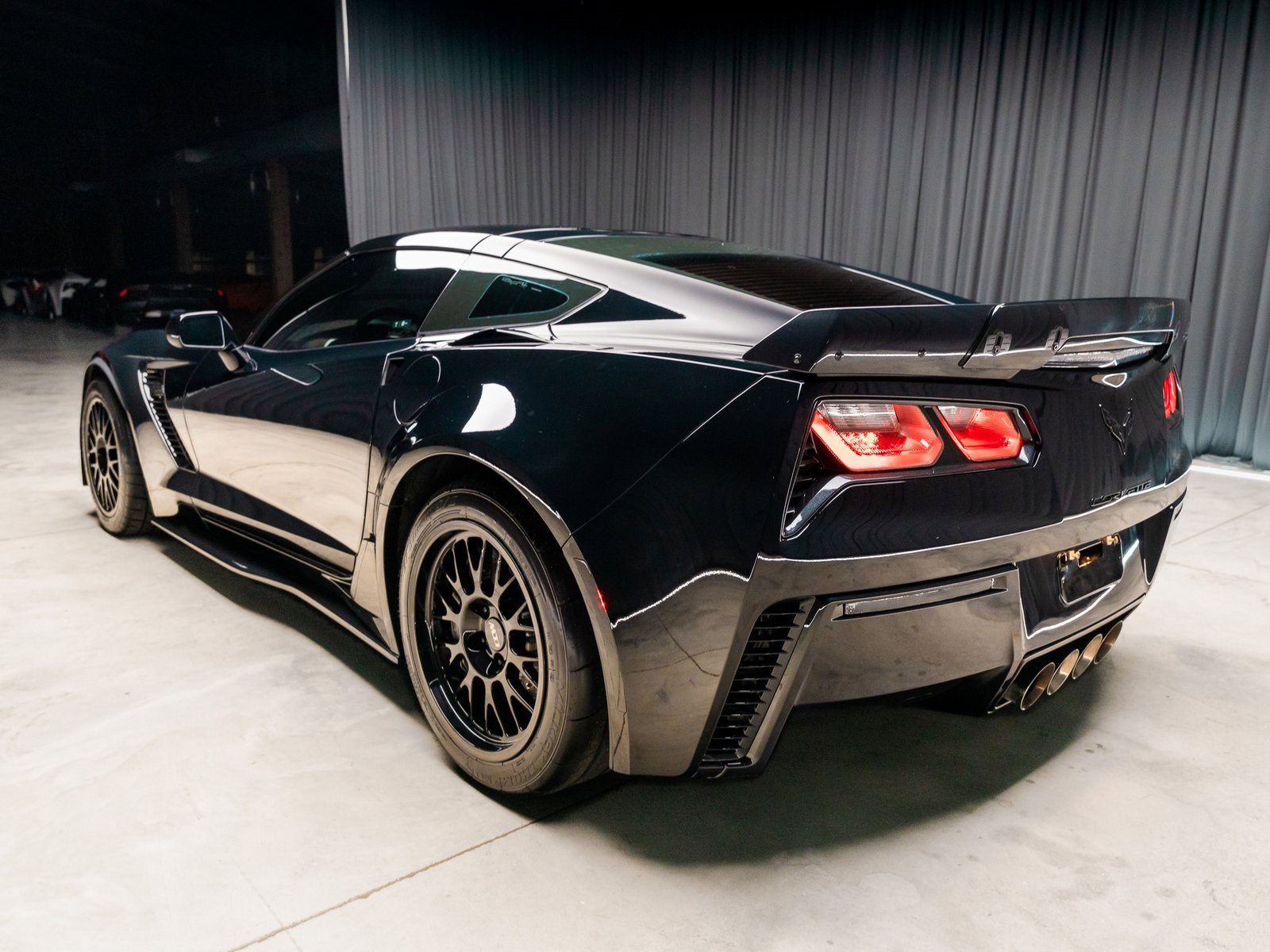 Used 2016 Chevrolet Corvette Z06 w/ 3LZ Preferred Equipment Group image 11