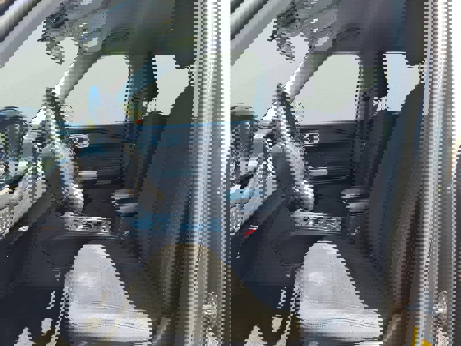 Used 2021 Ford Explorer XLT AWD/4WD image 15