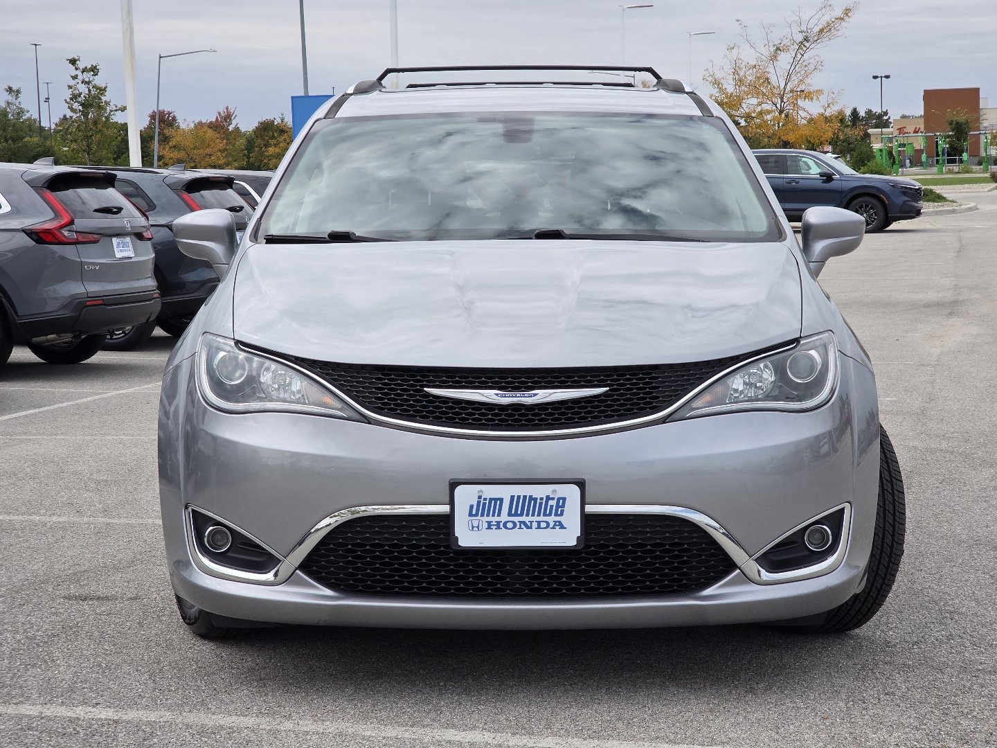 Used 2018 Chrysler Pacifica Touring-L w/ Premium Audio Group FWD image 9