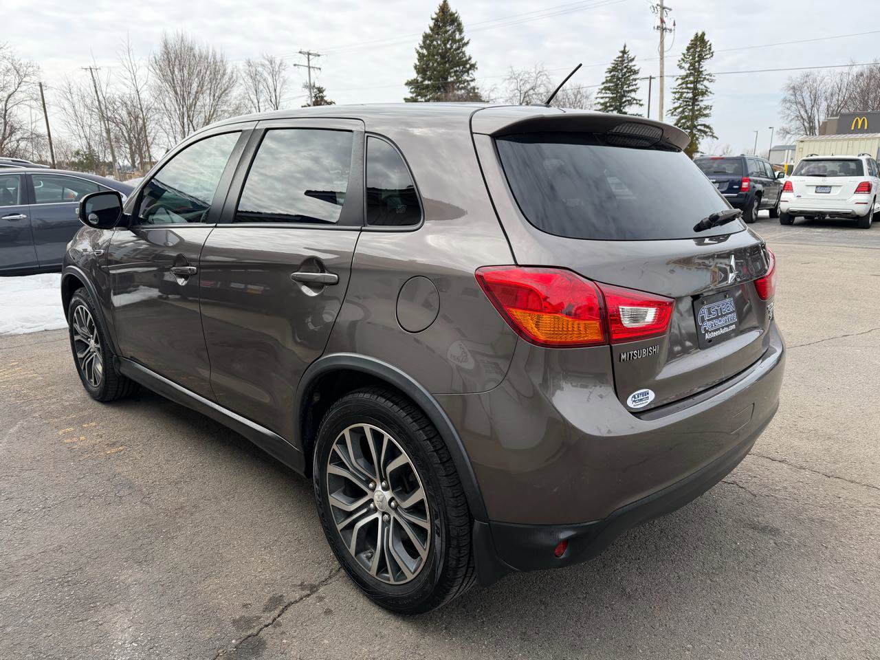 Used 2016 Mitsubishi Outlander Sport ES image 5