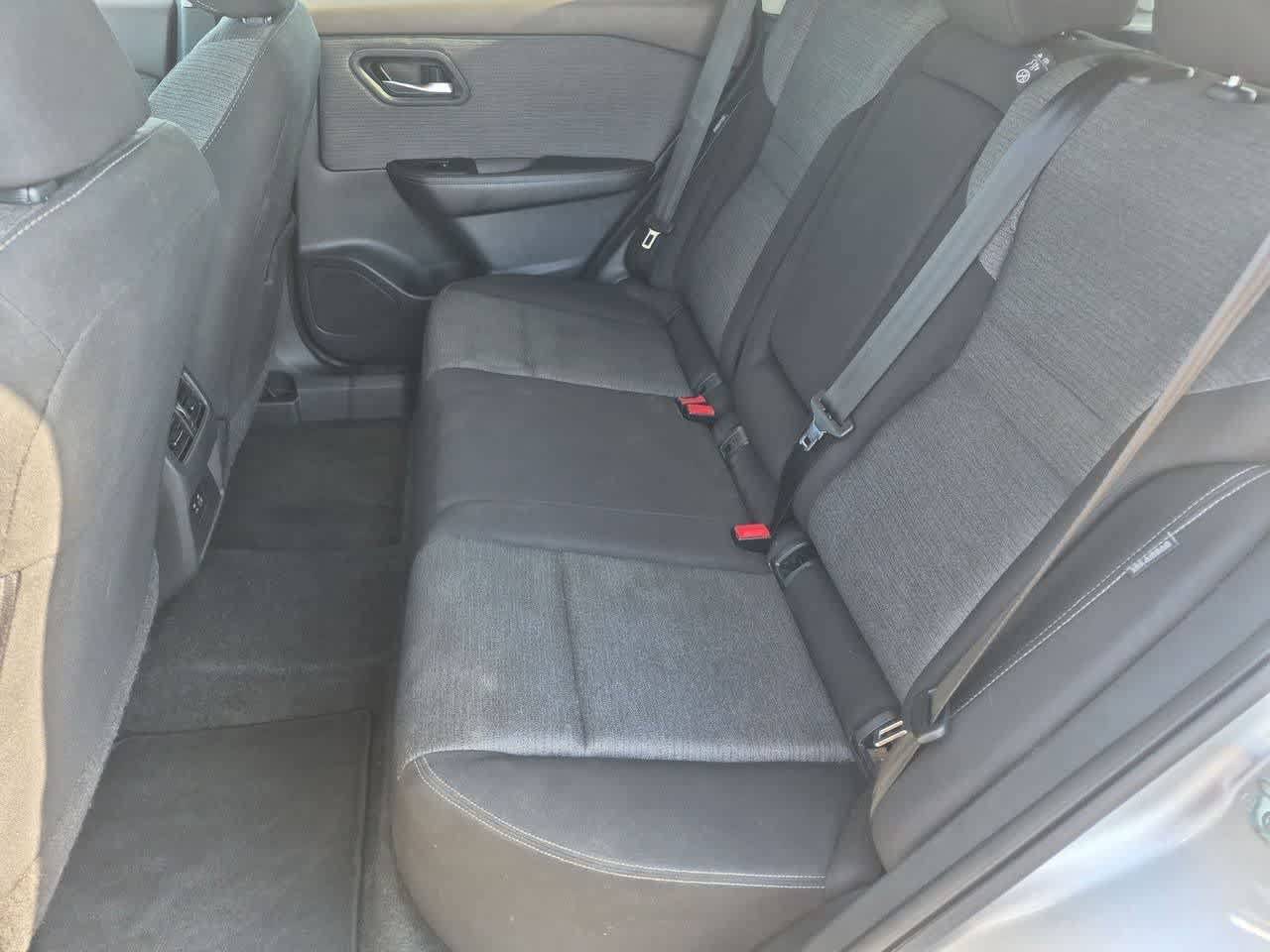 Used 2023 Nissan Rogue SV AWD/4WD image 19