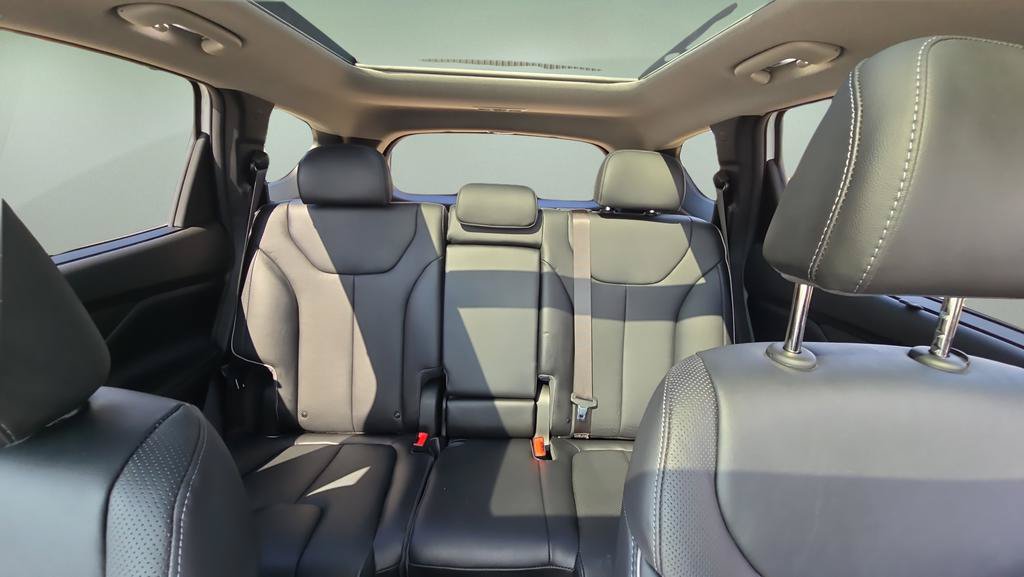 Certified 2023 Hyundai Santa Fe Limited AWD/4WD image 10