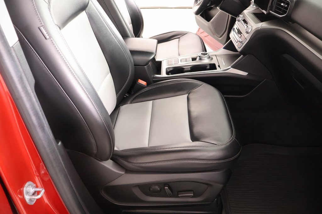 Used 2022 Ford Explorer XLT w/ Equipment Group 202A image 15