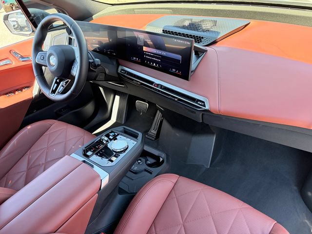Used 2026 BMW iX xDrive45 w/ M Sport Package AWD/4WD image 21