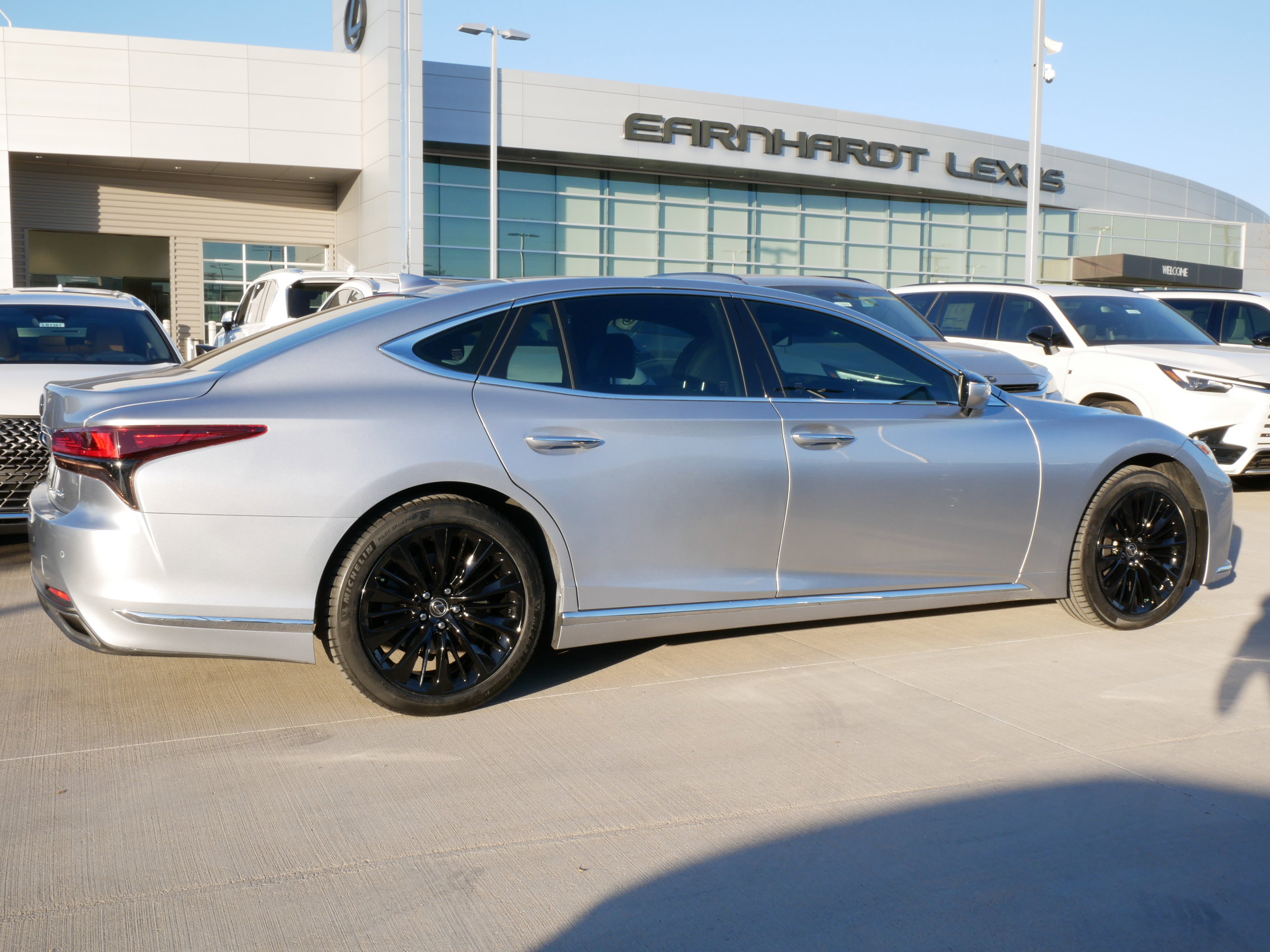 Used 2022 Lexus LS 500 image 9