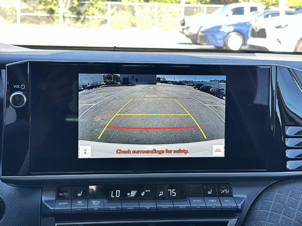 Used 2025 Toyota Camry XLE FWD image 34