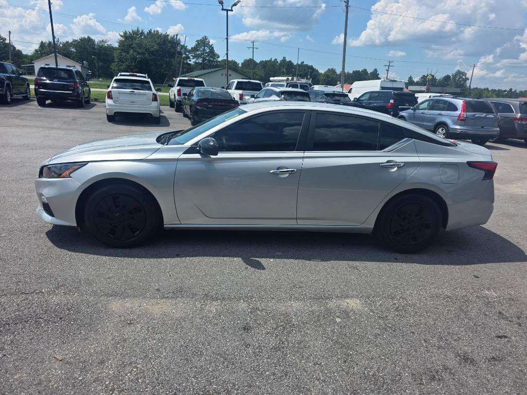 Used 2022 Nissan Altima 2.5 S FWD image 2