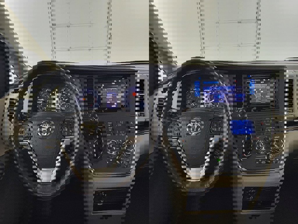 Used 2015 Toyota Sienna XLE Premium image 12