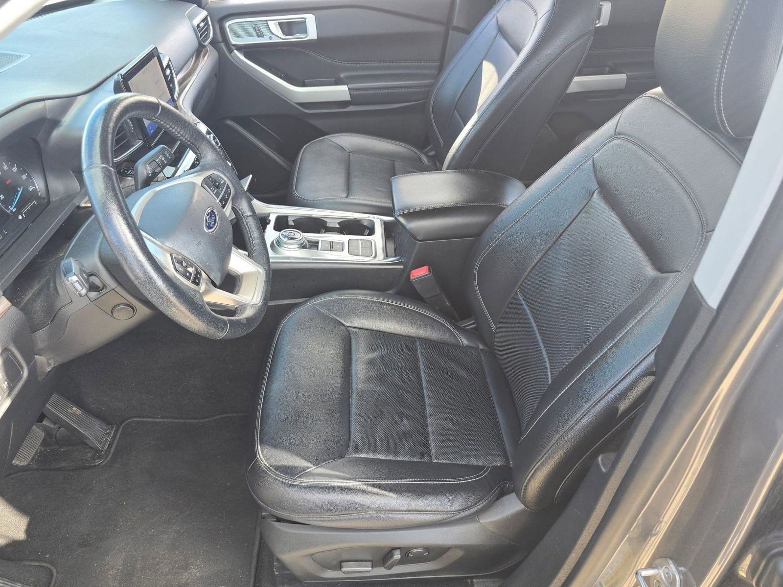 Used 2021 Ford Explorer Limited w/ Equipment Group 301A image 4