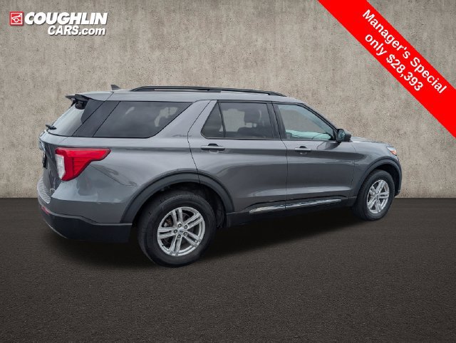 Used 2023 Ford Explorer XLT w/ Equipment Group 202A AWD/4WD image 9