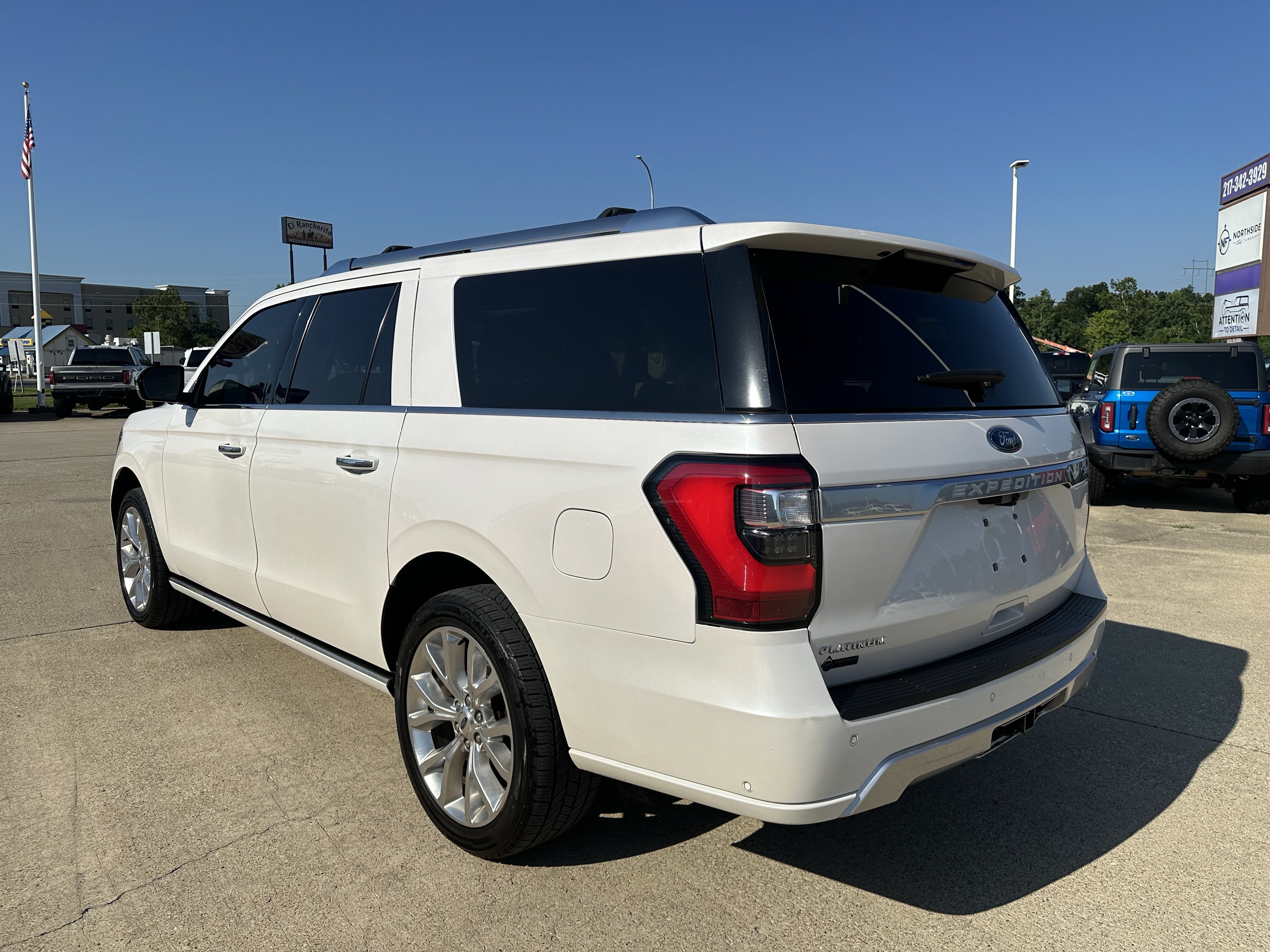 Used 2019 Ford Expedition Max Platinum AWD/4WD image 4