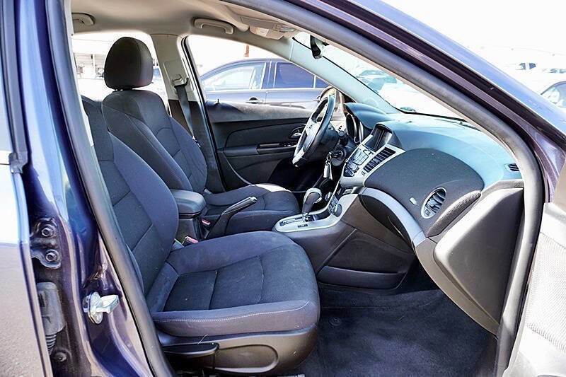 Used 2014 Chevrolet Cruze LT image 13
